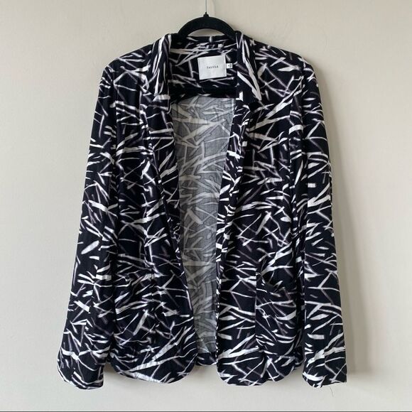 Aritzia - Black & White Lightweight Blazer - Picture 2 of 8